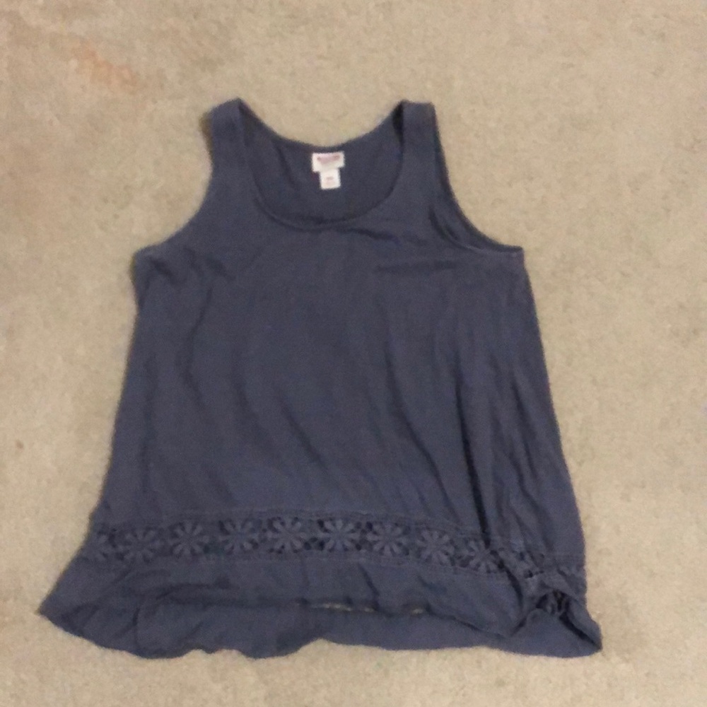 Woman’s lace trim tank